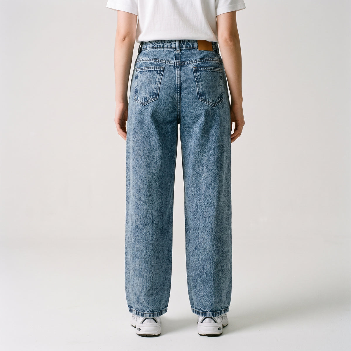 Women Wide Leg Jeans 23097 in Medium Blue, photo 2